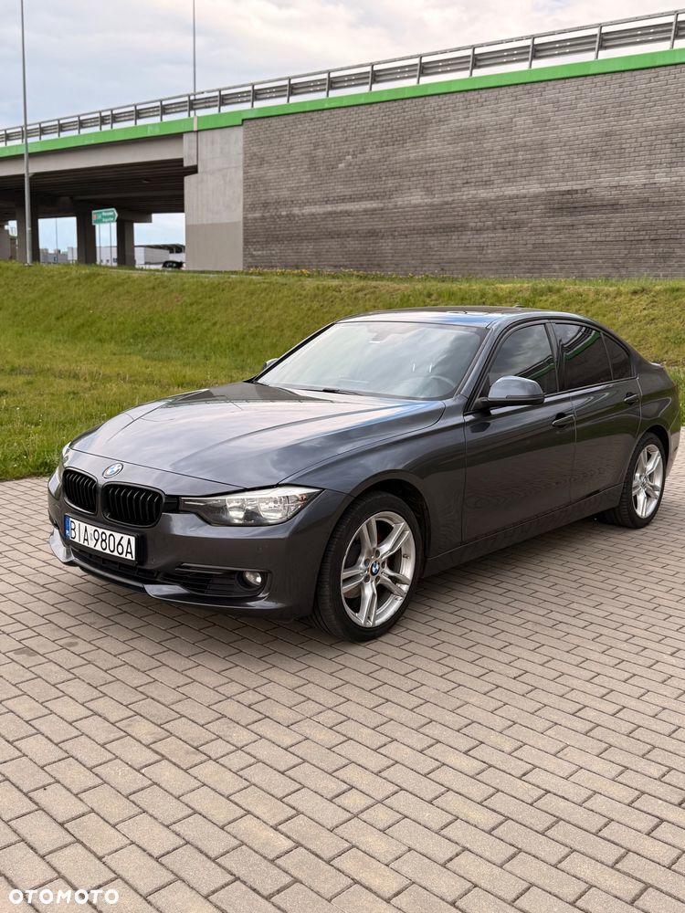 BMW Seria 3 330i xDrive - 1