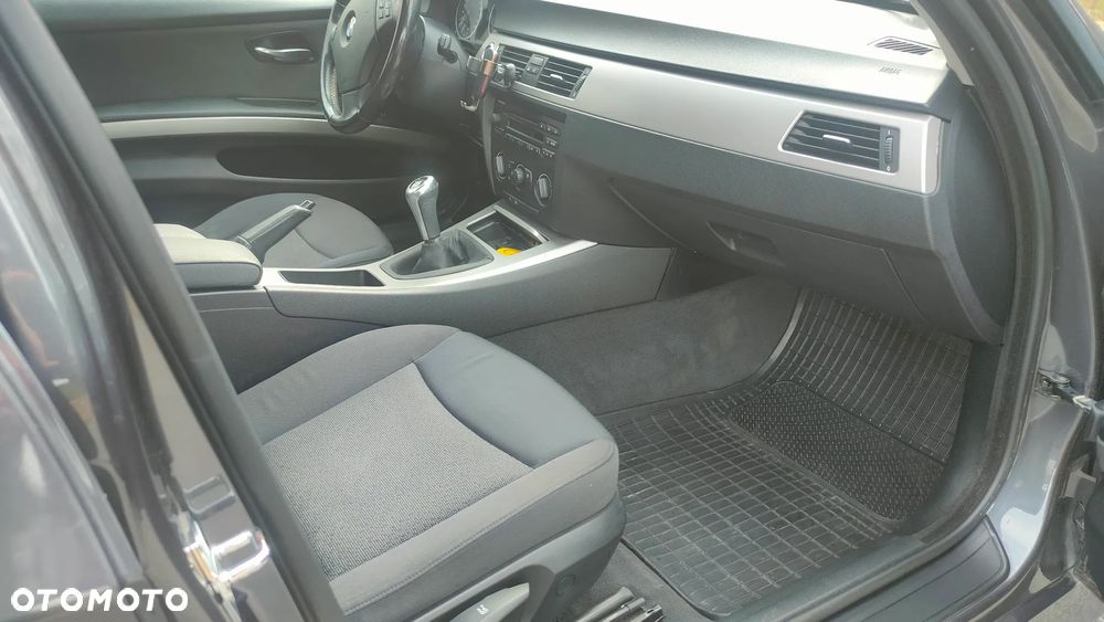 BMW Seria 3 - 25