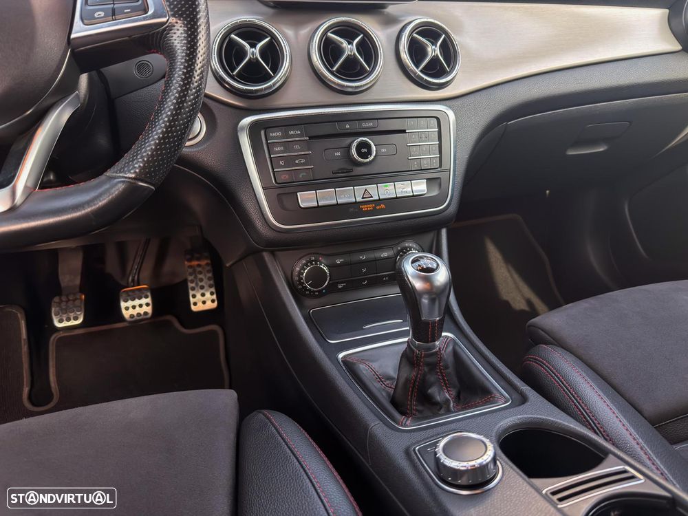 Mercedes-Benz CLA 180 d Shooting Brake AMG Line - 28