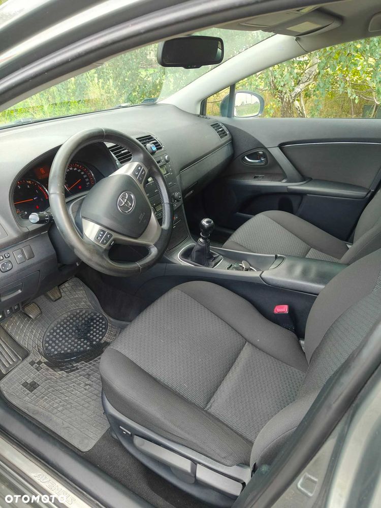 Toyota Avensis - 7