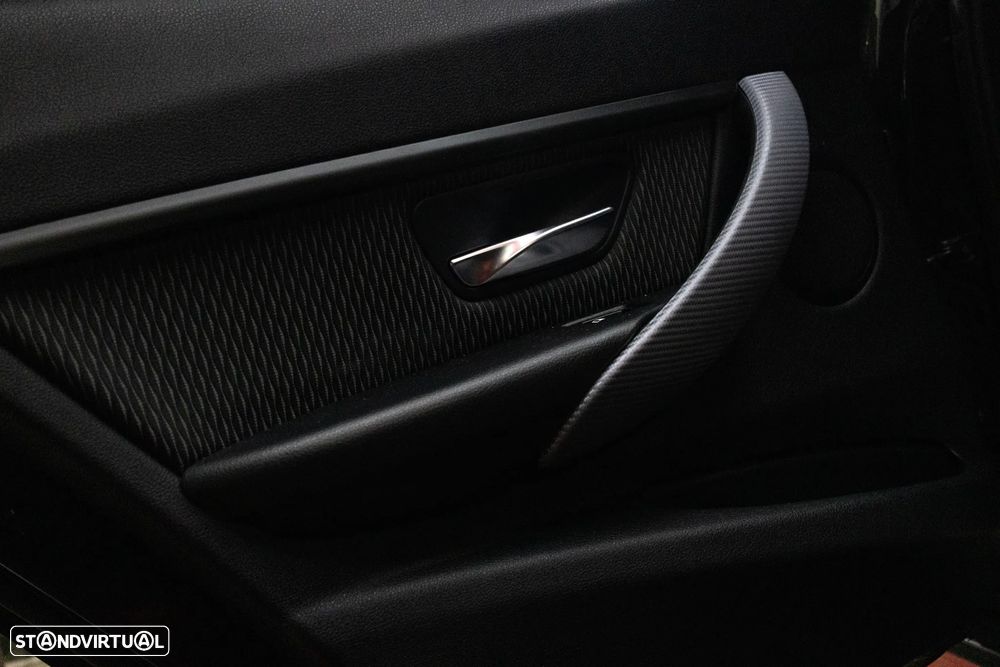 BMW 318 d Sport - 15