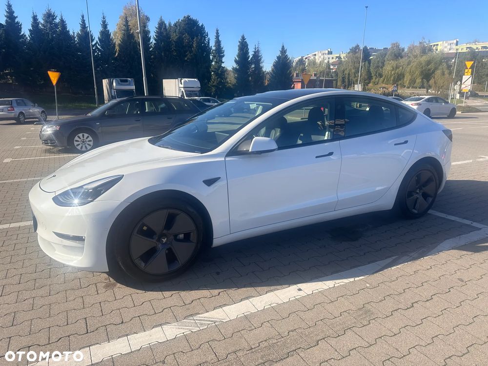 Tesla Model 3 - 6