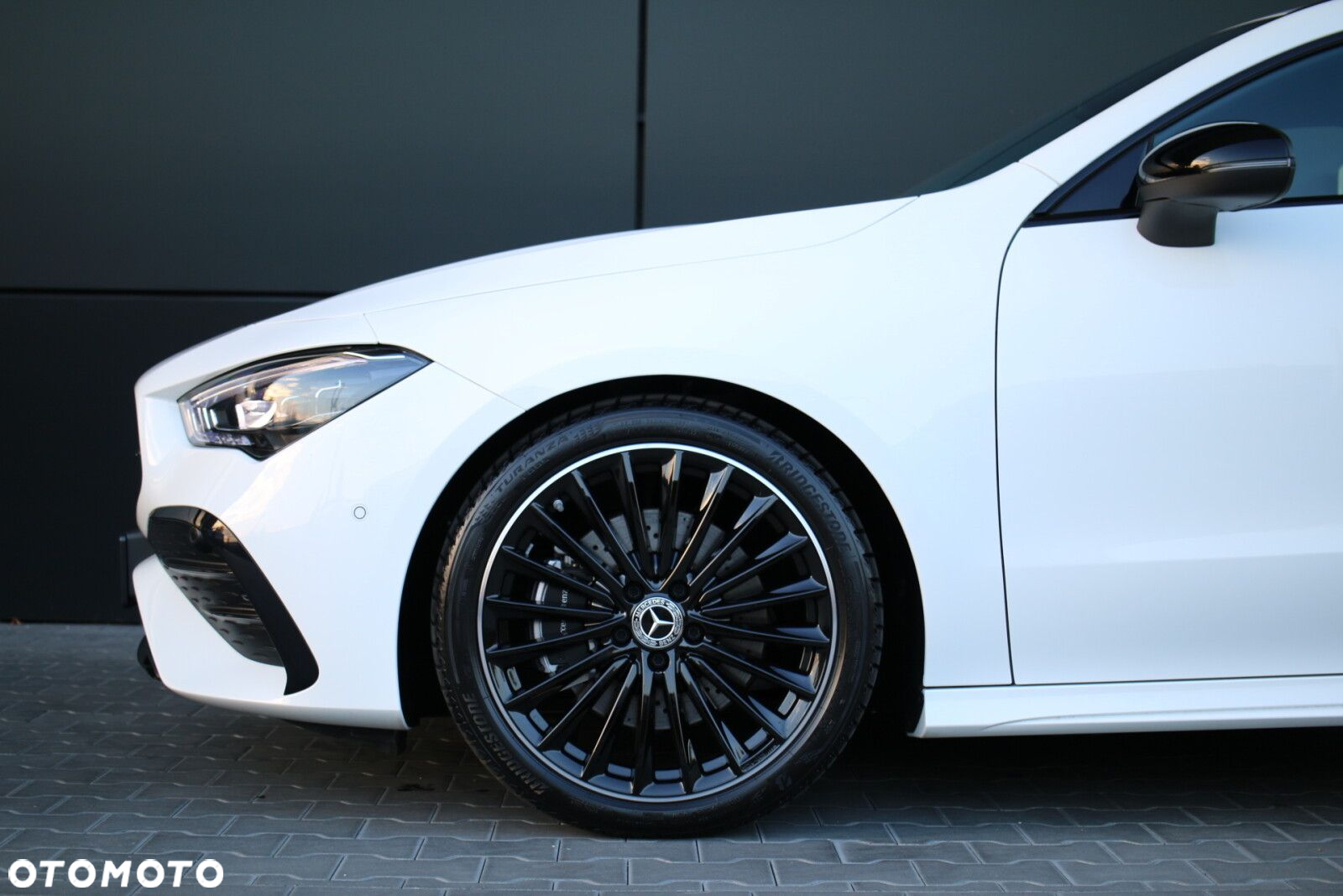 Mercedes-Benz CLA - 10
