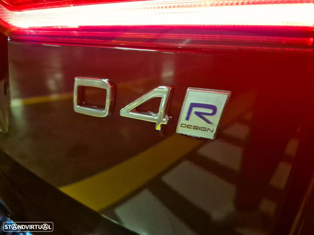 Volvo XC 60 2.0 D4 R-Design Geartronic - 13