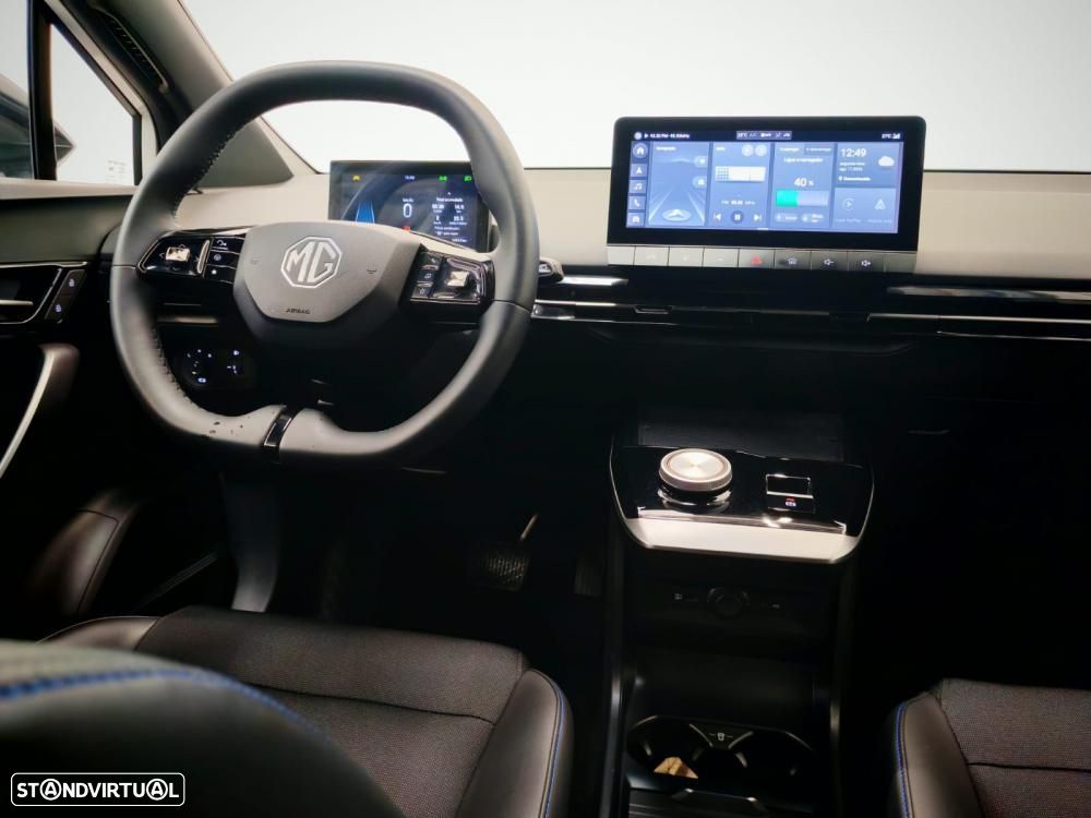 MG MG4 64 kWh Luxury - 12