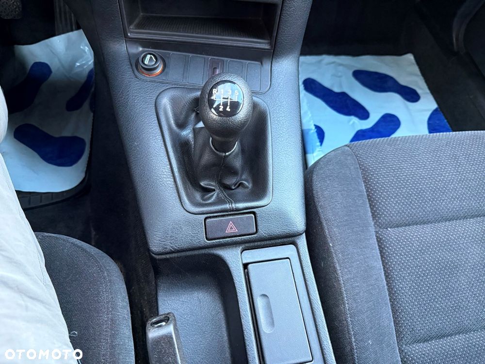 BMW Seria 3 316i - 33