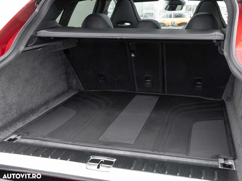 Aston Martin DBX - 25