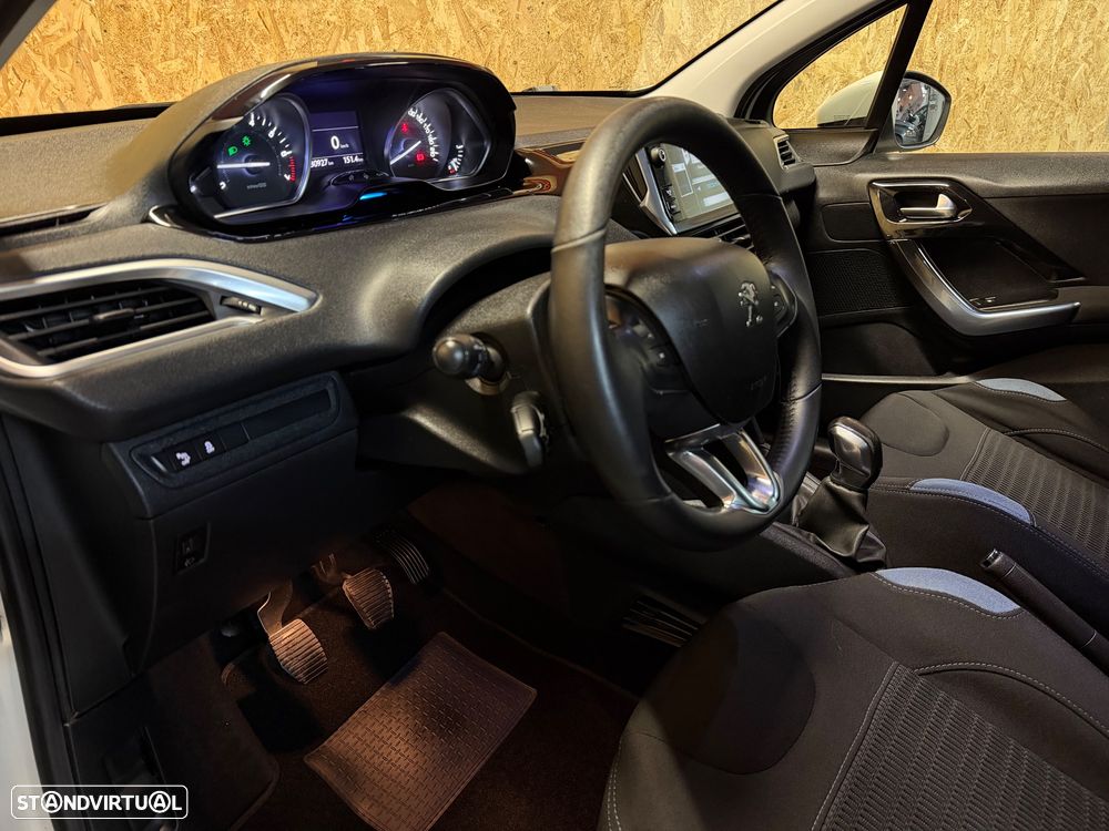 Peugeot 208 82 VTI Allure - 8