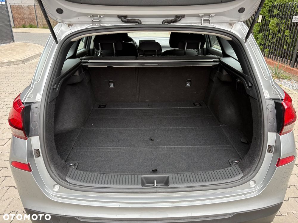 Hyundai i30 1.5 DPI Classic + - 22