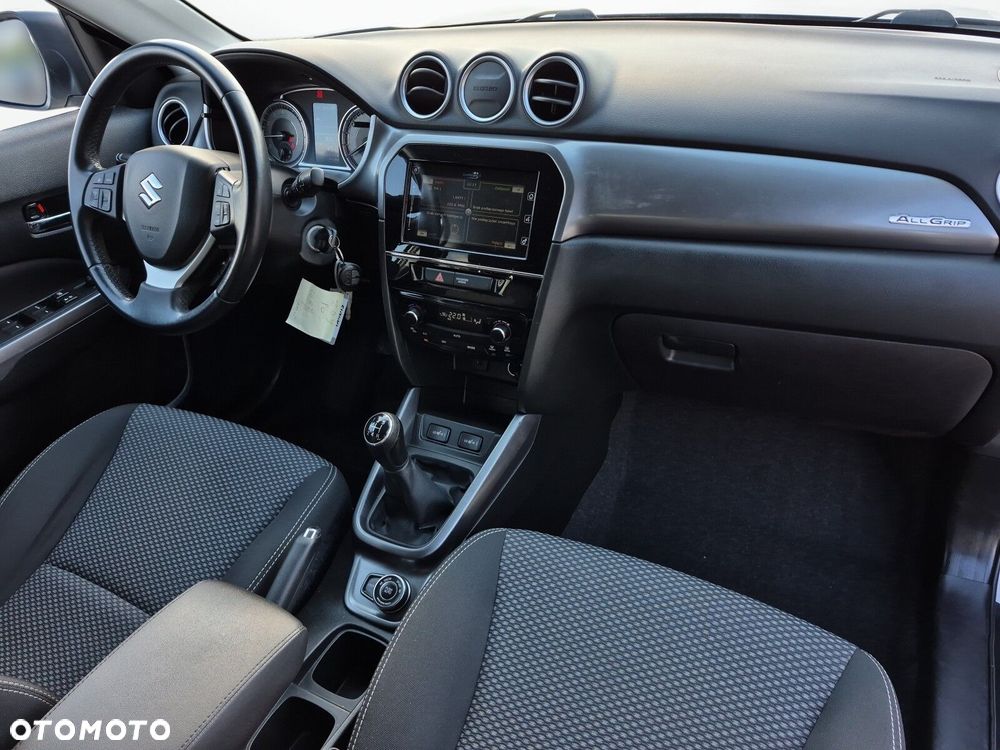 Suzuki Vitara 1.0 Boosterjet Premium 4WD - 11