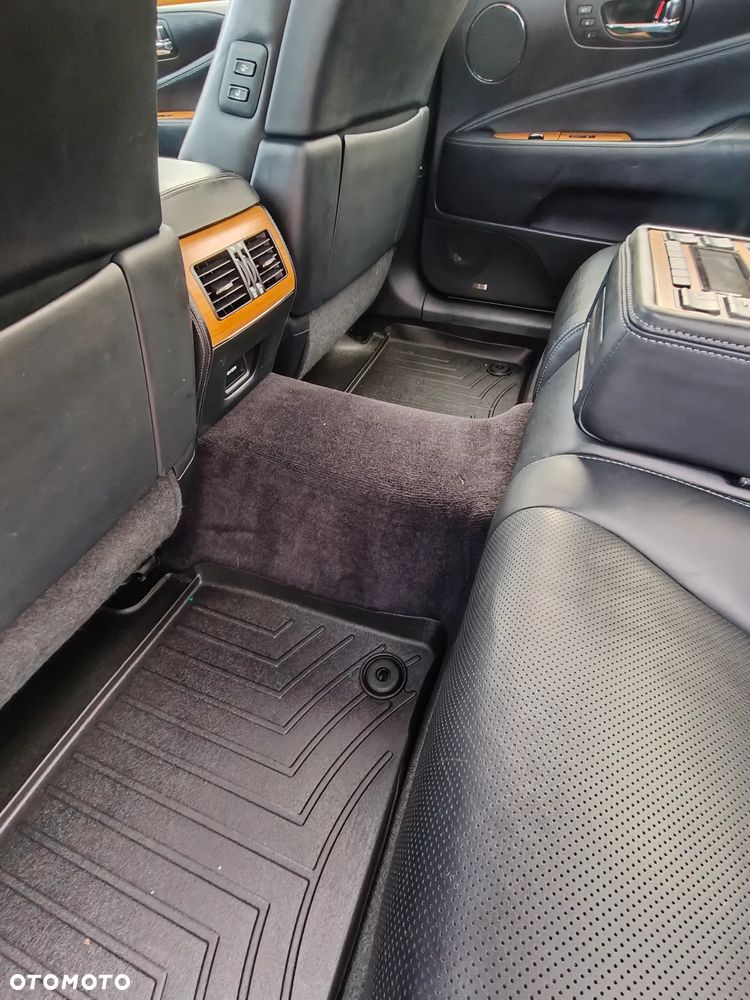 Lexus LS 600h L - 8