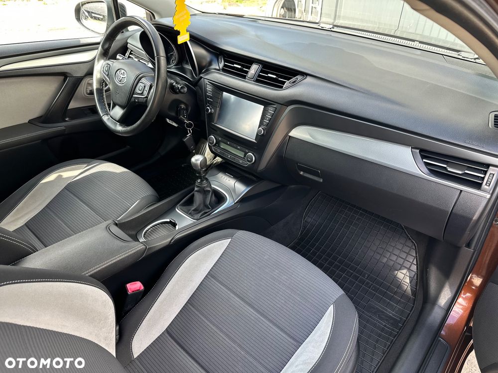 Toyota Avensis Touring Sports 1.6 D-4D Business Edition - 28