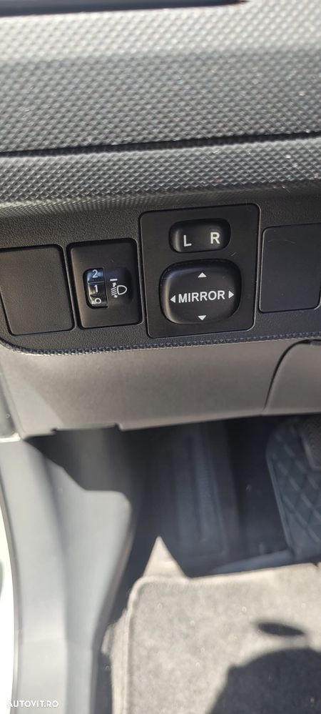 Toyota Auris 1.4 D-4D Luna - 7