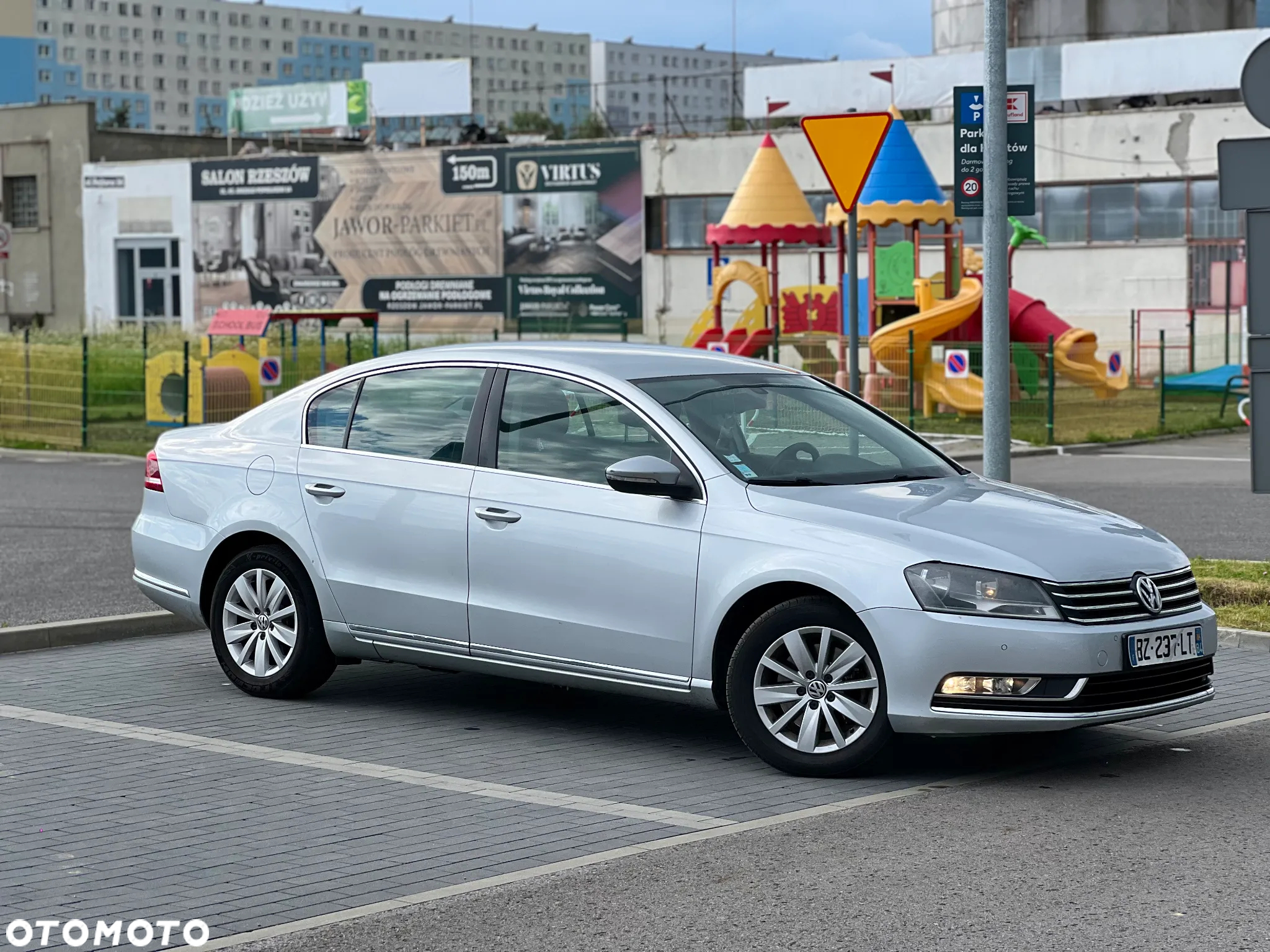Volkswagen Passat 2.0 TDI DSG BlueMotion Technology Comfortline - 3