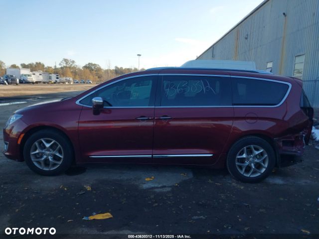 Chrysler Pacifica - 9