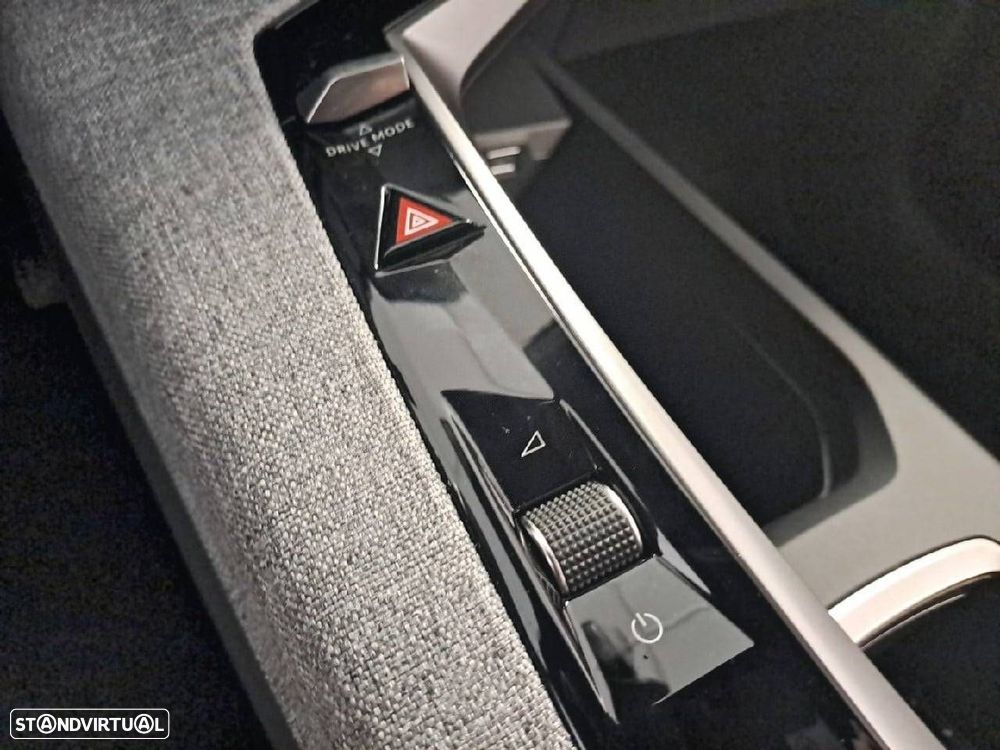 Peugeot 5008 1.2 Hybrid Allure e-DCS6 - 23