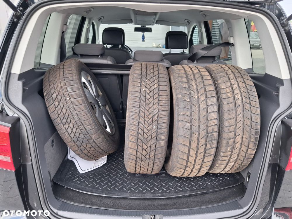 Volkswagen Touran 1.4 TSI DSG Highline - 23