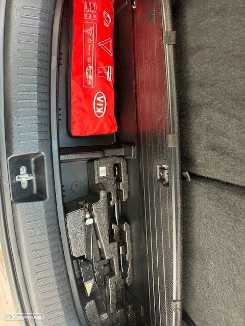Kia Carens 1.7 CRDi ISG TX - 19