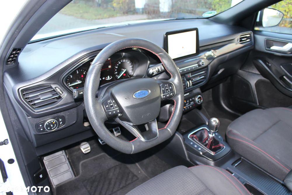 Ford Focus 1.5 EcoBlue Start-Stopp-System ST-LINE VIGNALE - 9