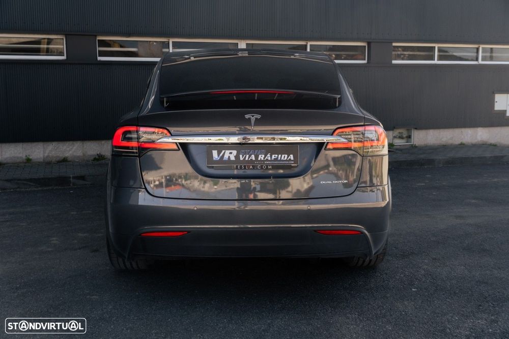 Tesla Model X - 6