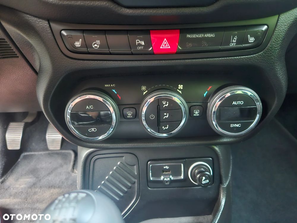 Jeep Renegade 1.4 MultiAir Limited - 39