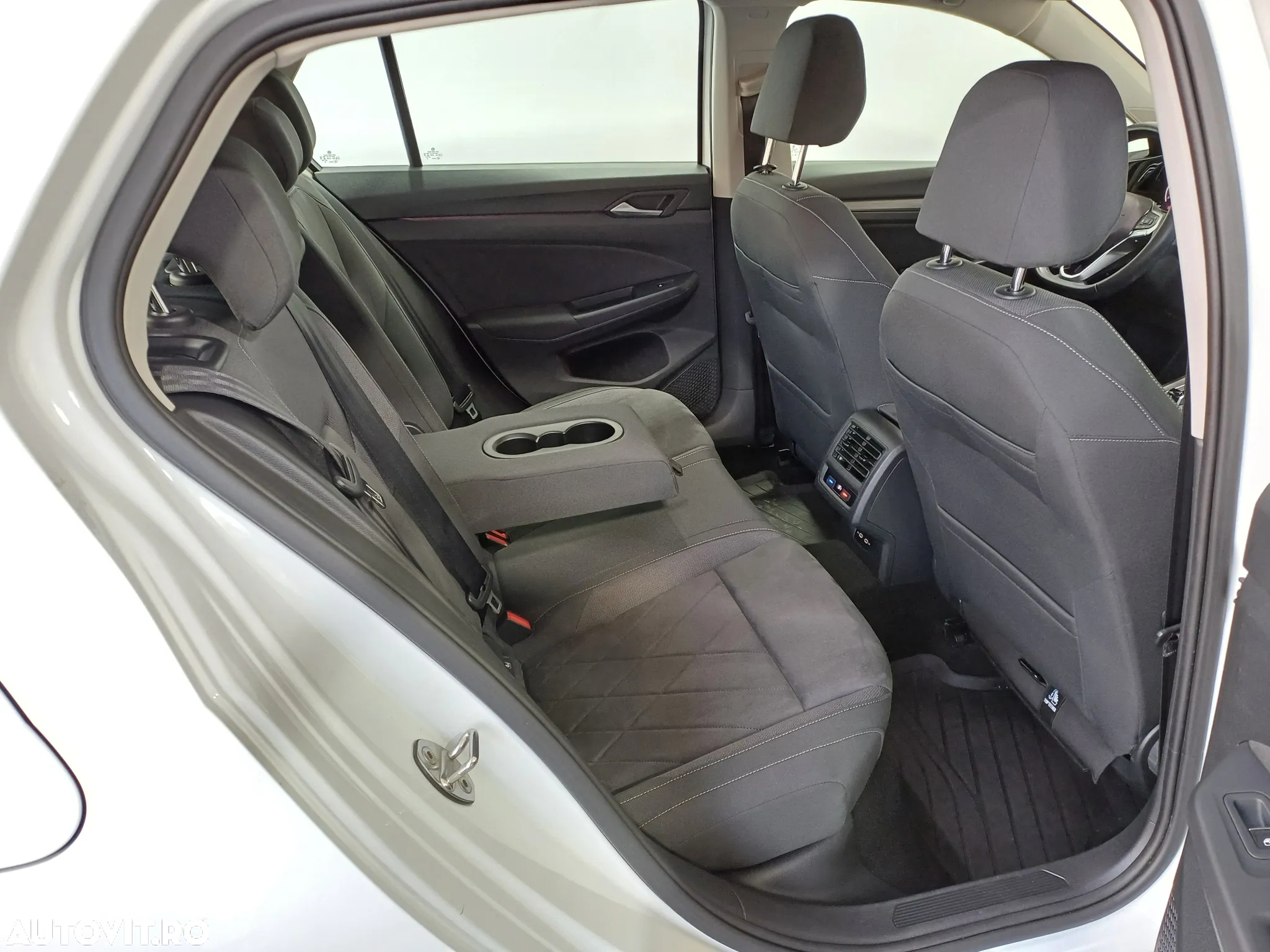 Volkswagen Golf 2.0 TDI DSG Style - 29