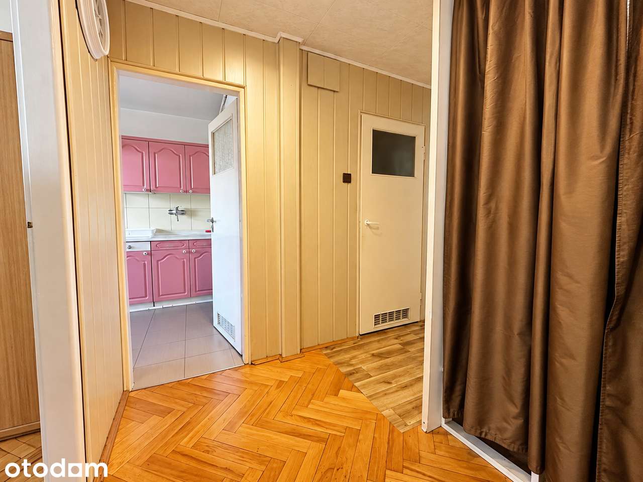 2 pokoje | Osobna jasna kuchnia | Parking | MPEC