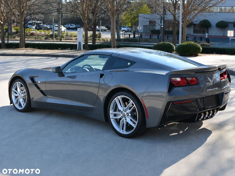 Chevrolet Corvette - 5