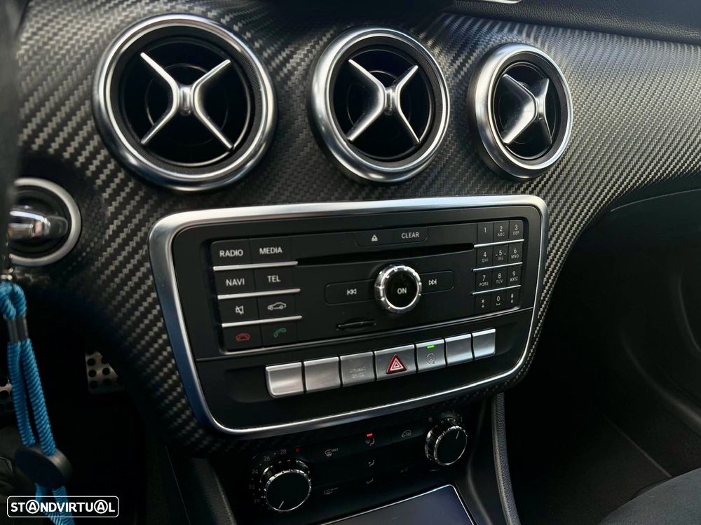 Mercedes-Benz A 180 d AMG Line - 24