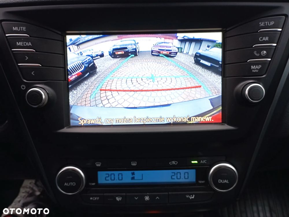 Toyota Avensis 1.8 Prestige MS - 17