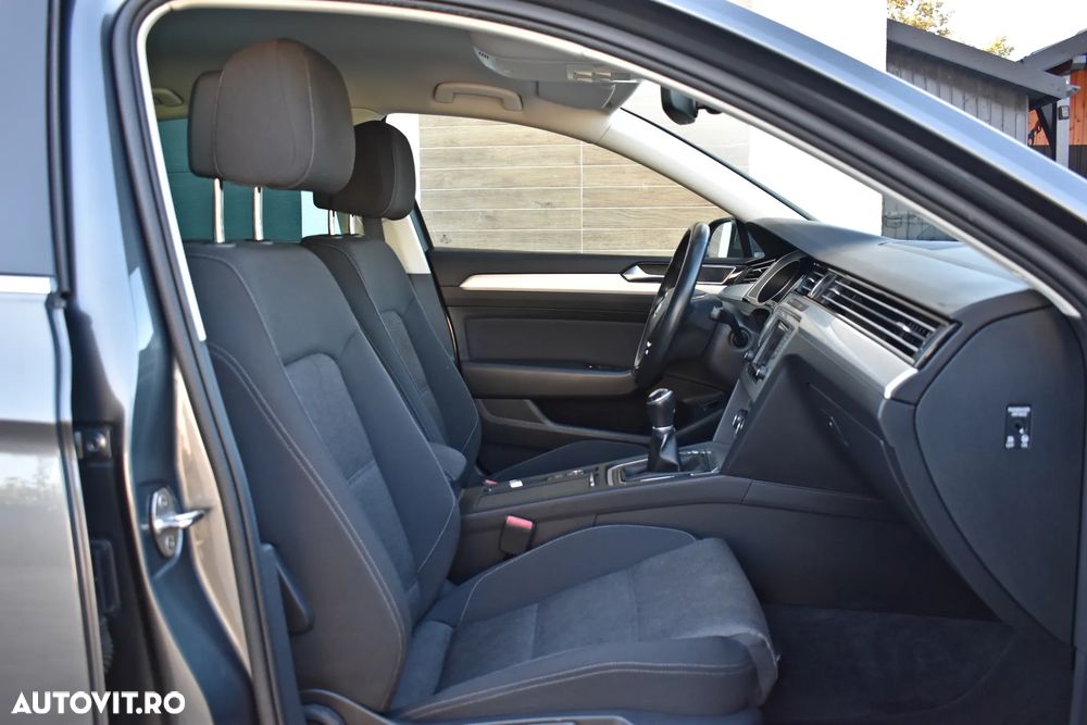 Volkswagen Passat 2.0 TDI Comfortline - 14