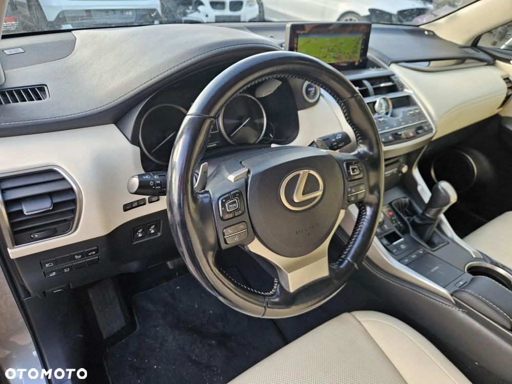 Lexus NX 300h Prestige AWD - 12