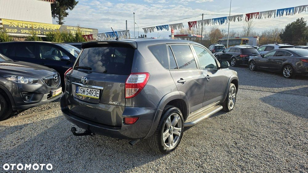 Toyota RAV4 - 11