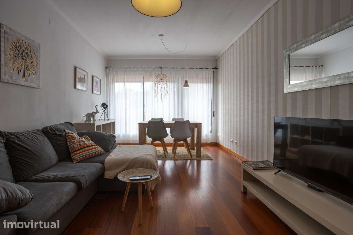 Apartamento T2 com varanda, arrecadação e garagem - Grande imagem: 3/31