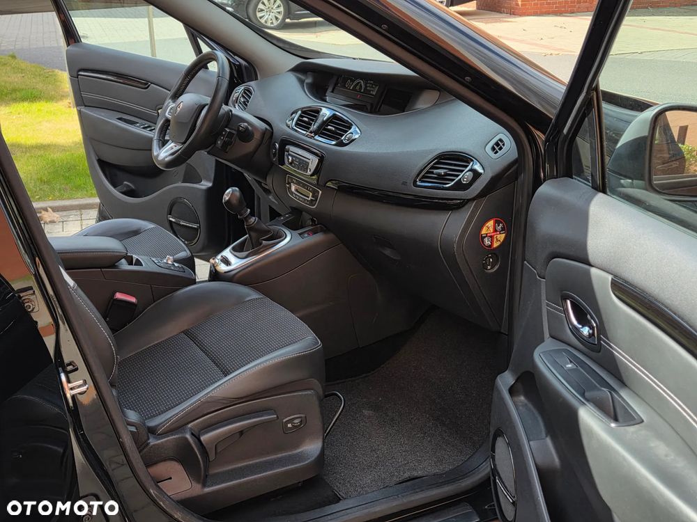 Renault Scenic TCe 130 Bose Edition - 17