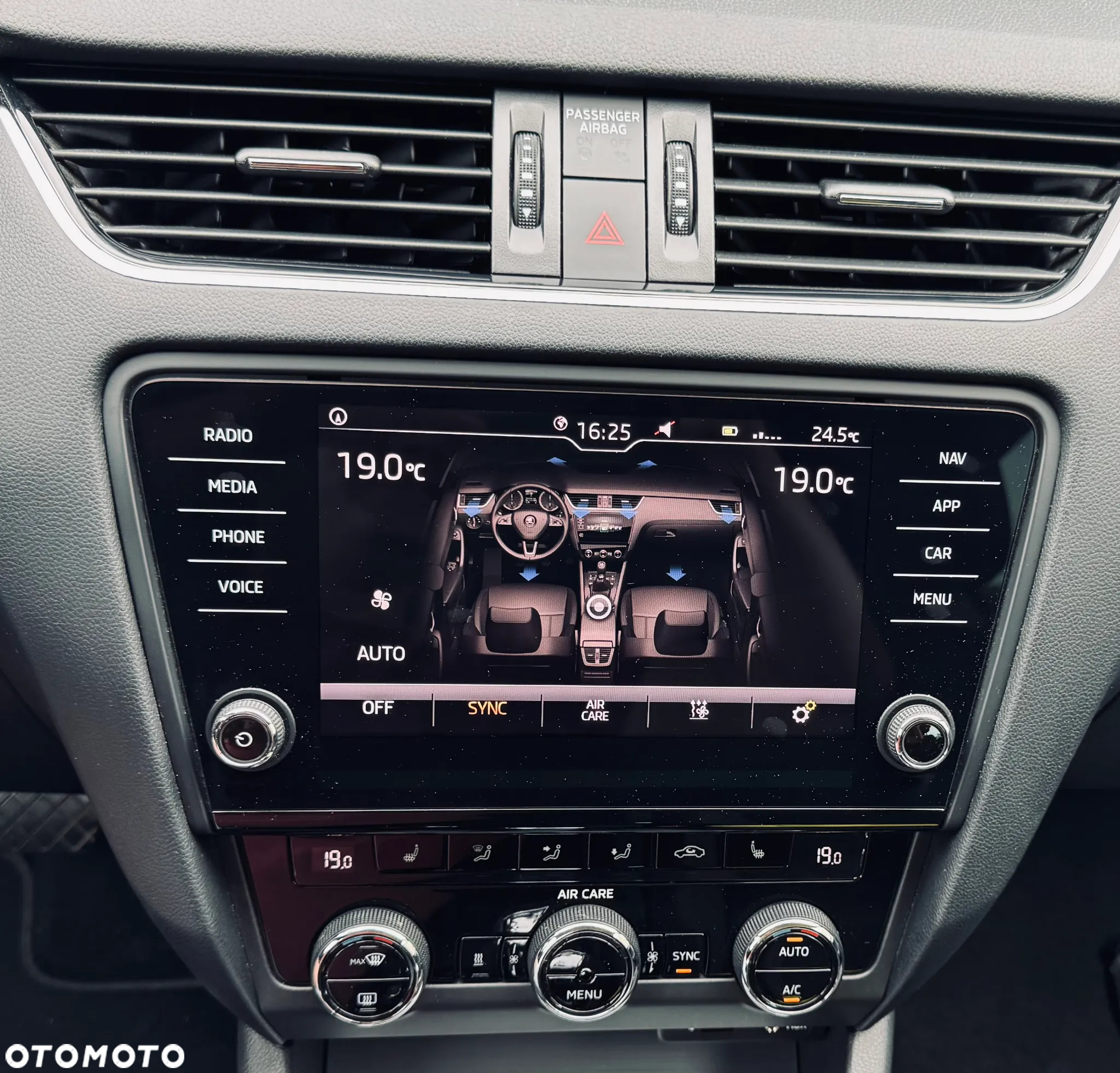 Skoda Octavia 2.0 TDI DSG Ambition - 19