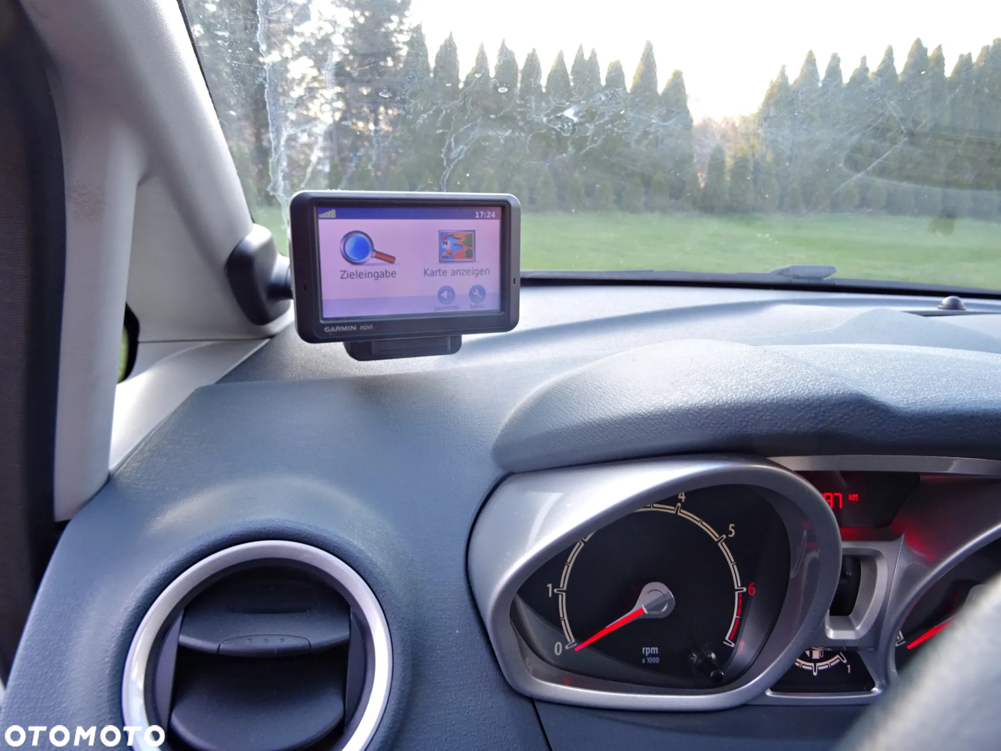 Ford Fiesta - 25