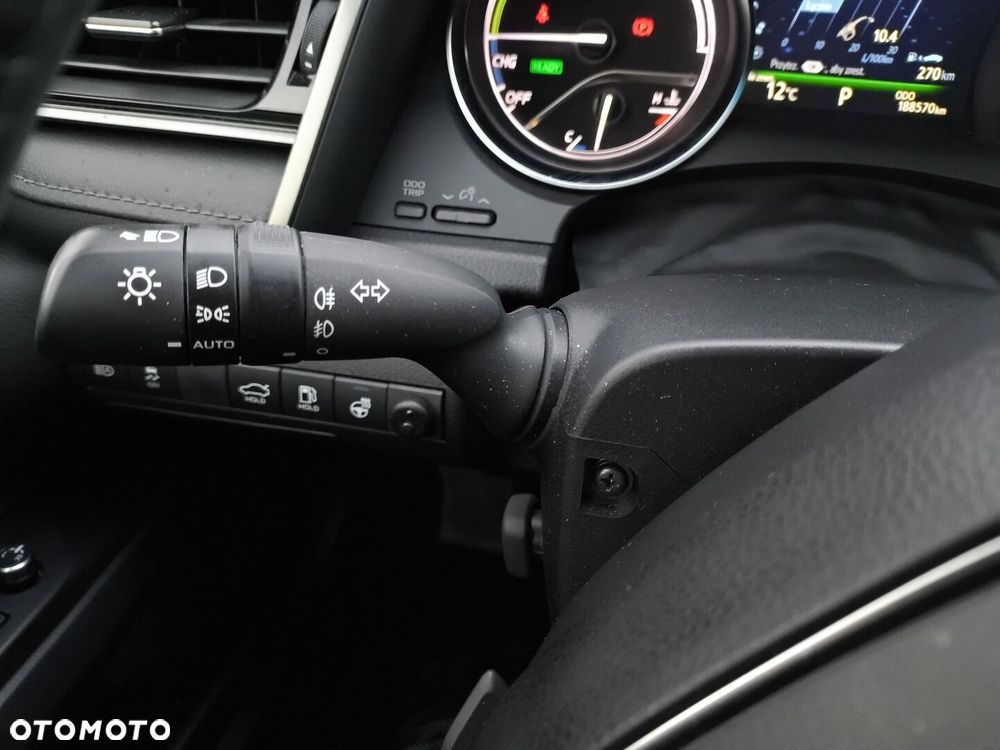 Toyota Camry 2.5 Hybrid Executive CVT - 26