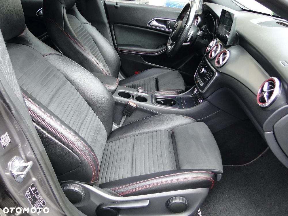 Mercedes-Benz CLA 200 7G-DCT AMG Line - 16