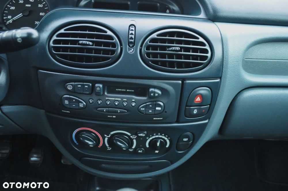 Renault Megane 1.6 RN - 16