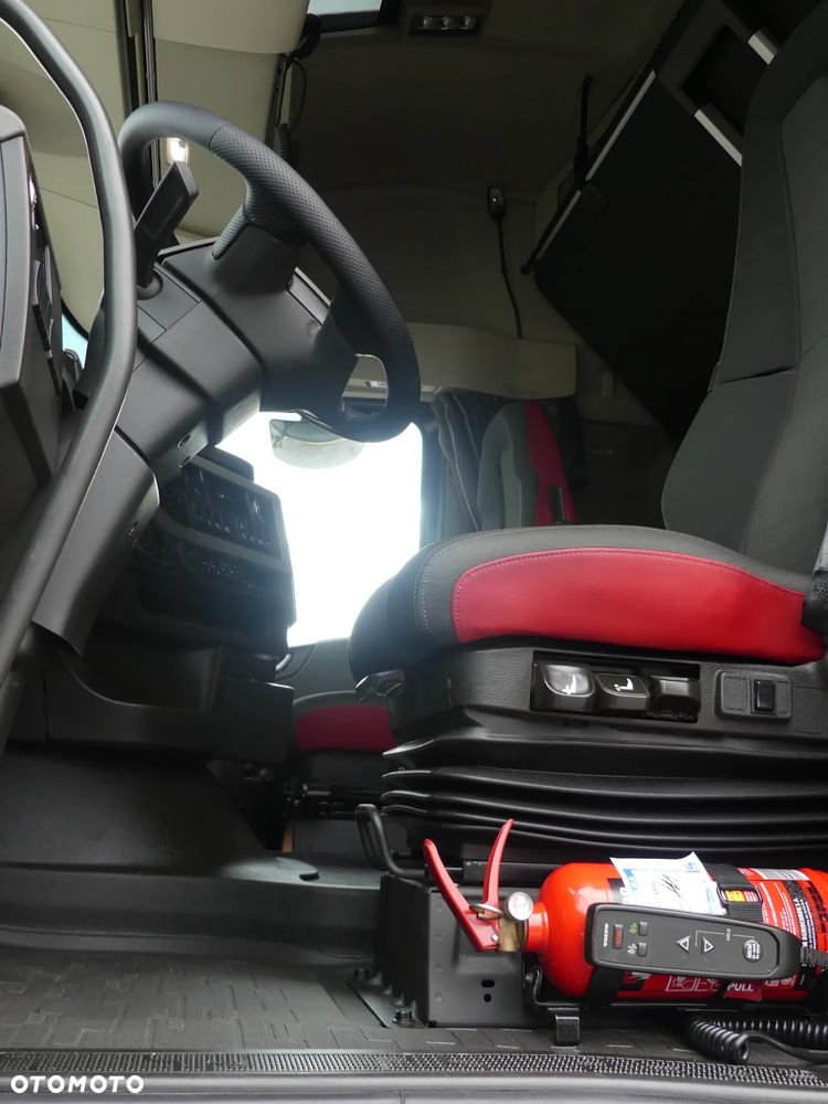 Volvo FH4 460 / EURO 6 / AUTOMAT / PEŁNY ADR / KLIMATYZACJA POSTOJOWA / - 22