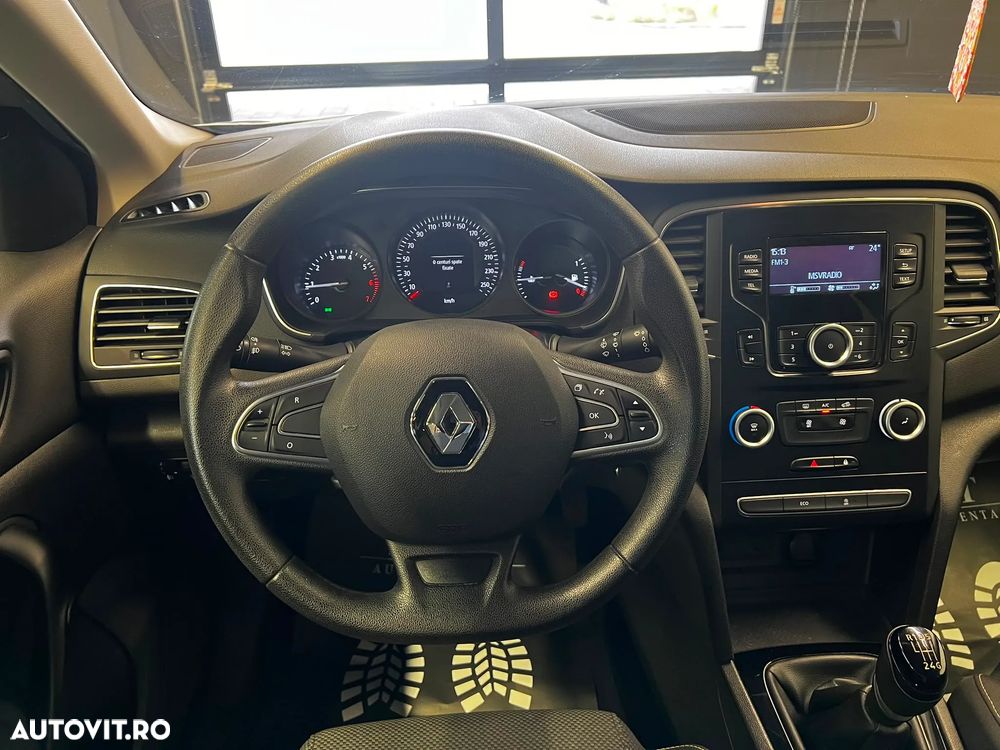Renault Megane TCe Life - 11