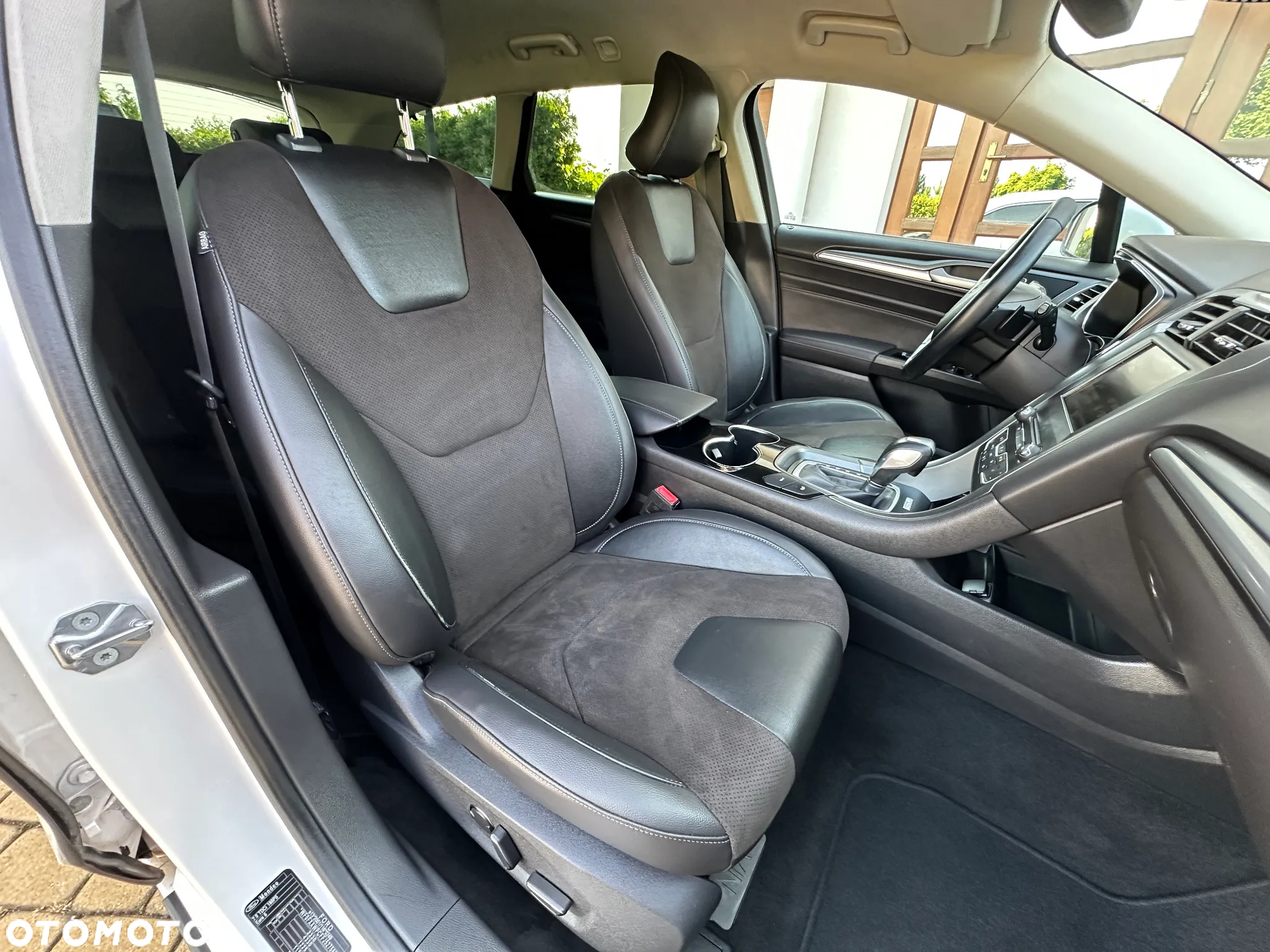 Ford Mondeo - 22