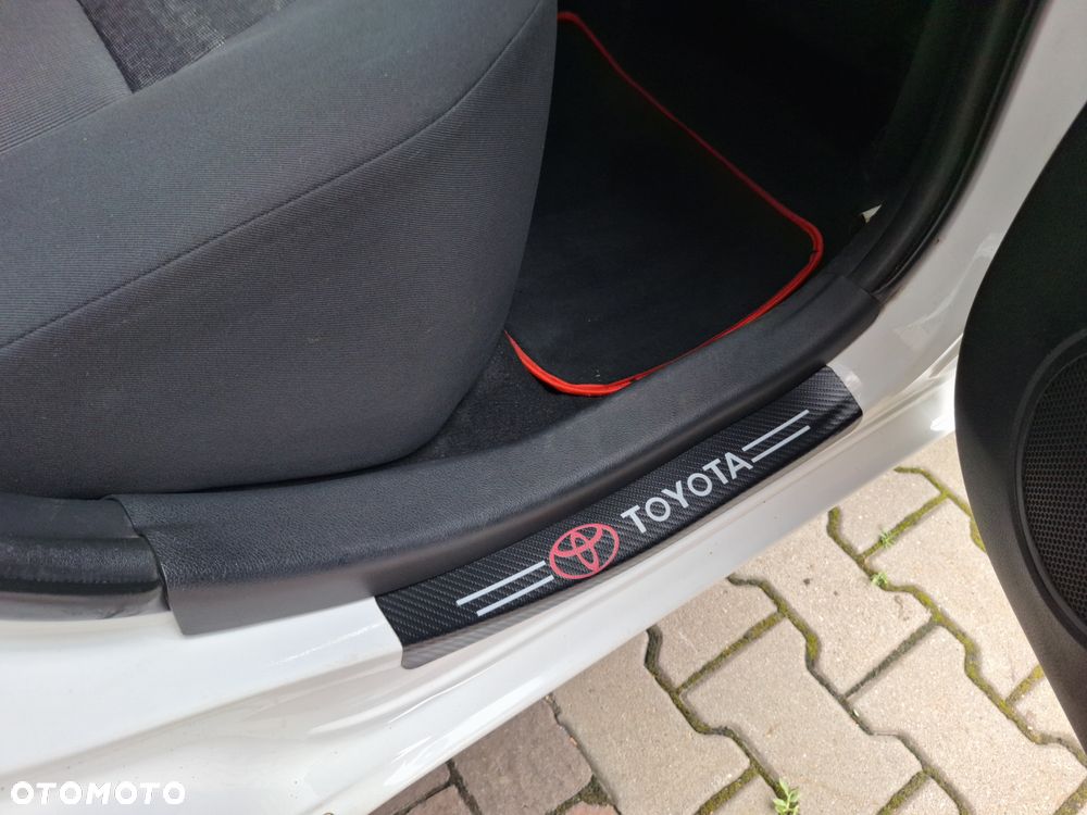 Toyota Yaris - 22