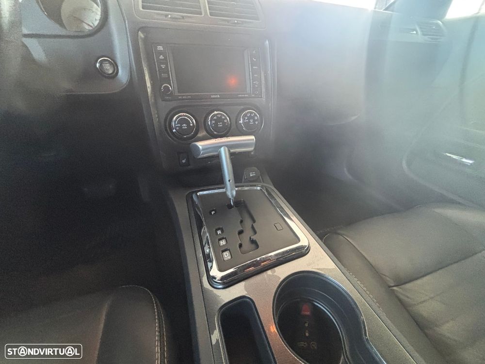 Dodge Challenger - 11