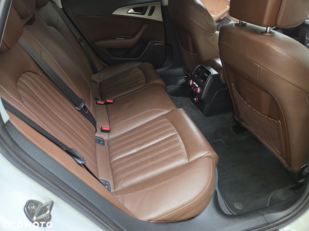 Audi A6 Avant 2.0 TDI quattro S tronic - 32