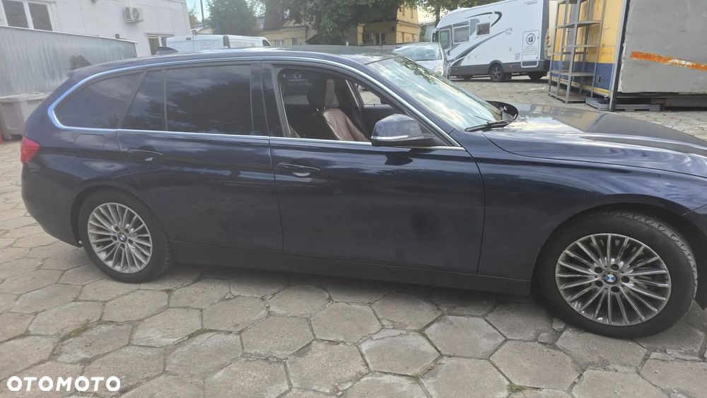 BMW Seria 3 330d Edition Luxury Line Purity - 8