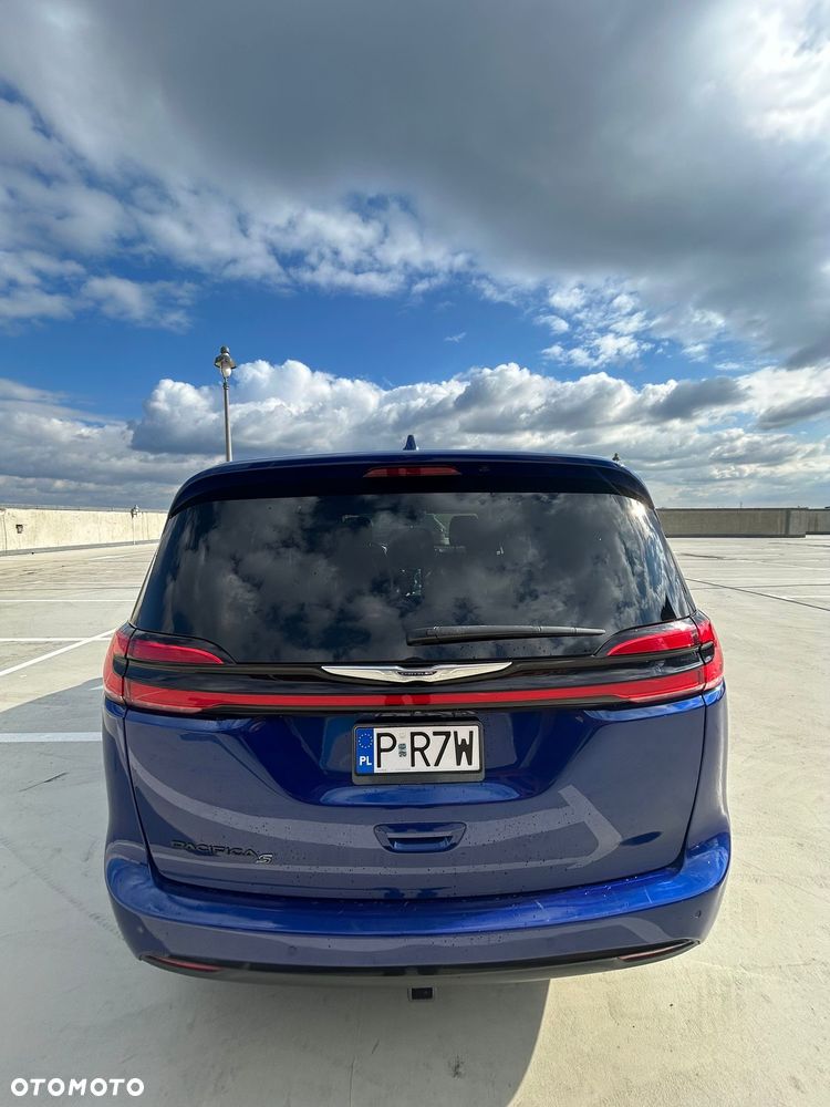 Chrysler Pacifica - 8