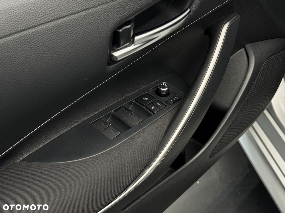 Toyota Corolla 2.0 Hybrid Comfort - 22