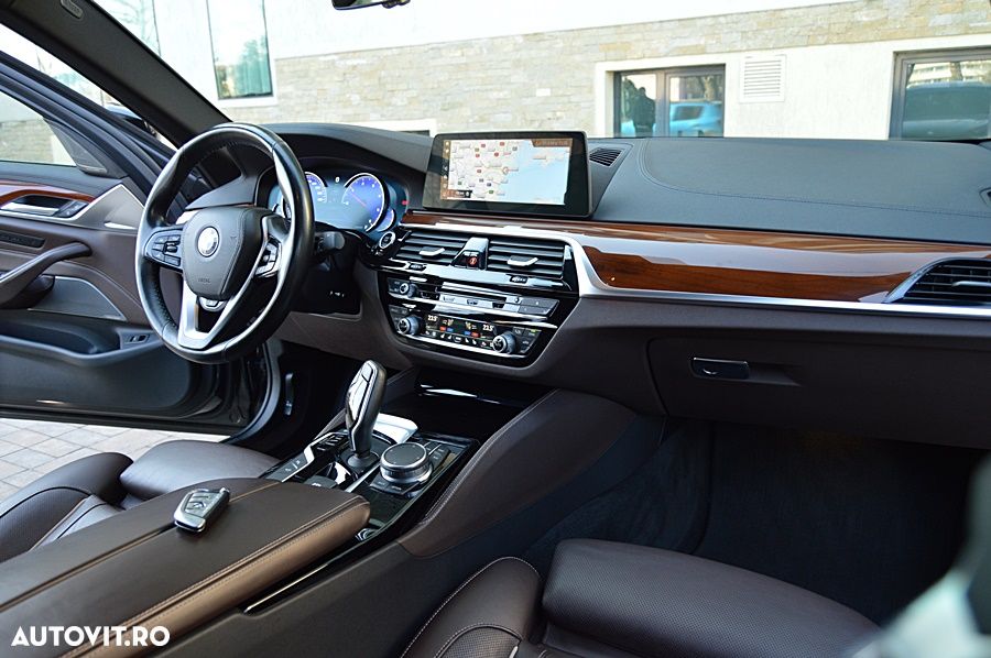 BMW Seria 5 530d xDrive Aut. Luxury Line - 19